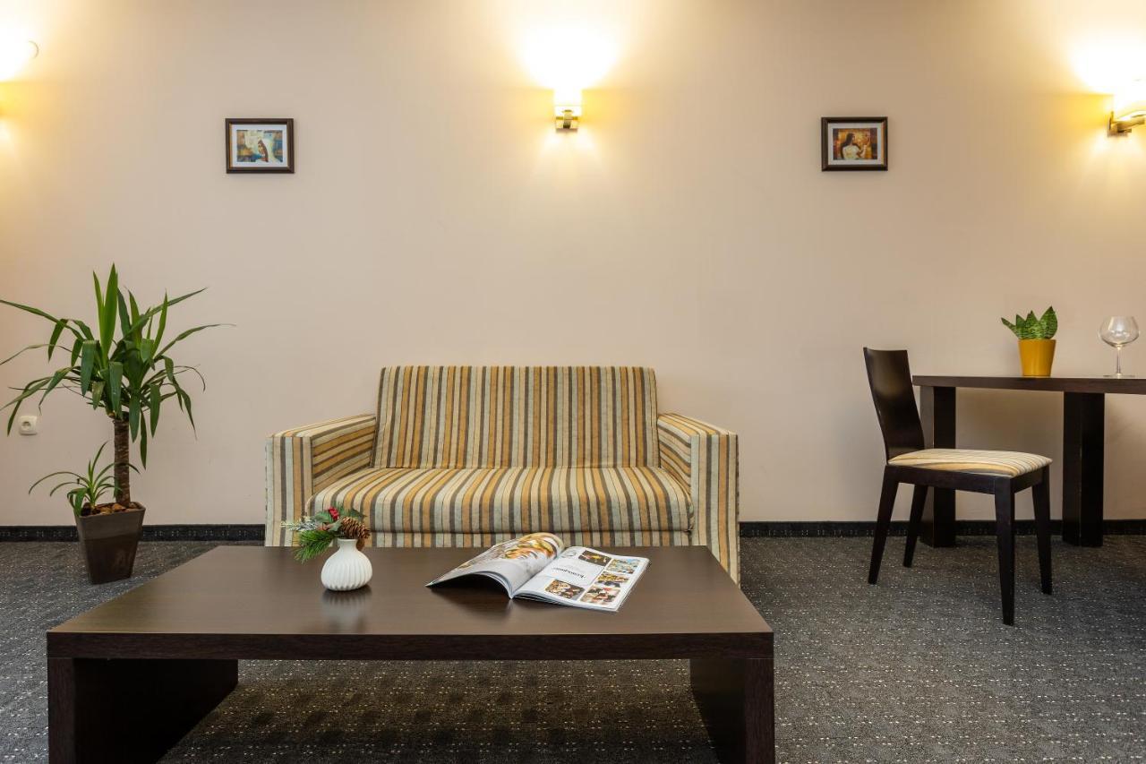 Hotel Mursalitsa By Hmg ปอมโปโรโว ภายนอก รูปภาพ