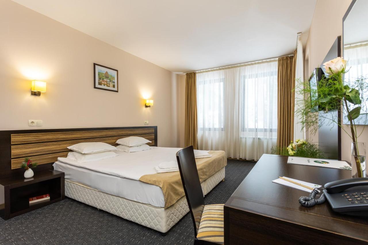 Hotel Mursalitsa By Hmg ปอมโปโรโว ภายนอก รูปภาพ