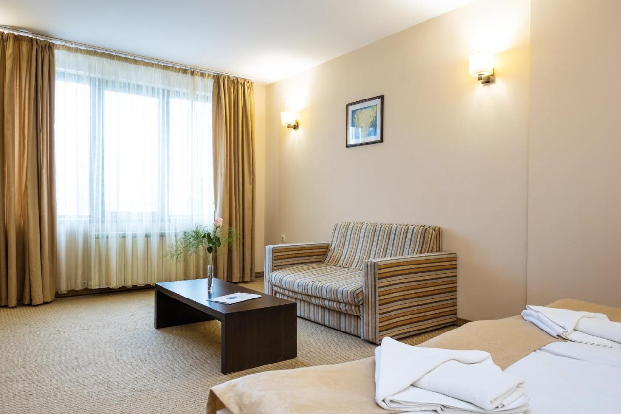 Hotel Mursalitsa By Hmg ปอมโปโรโว ภายนอก รูปภาพ