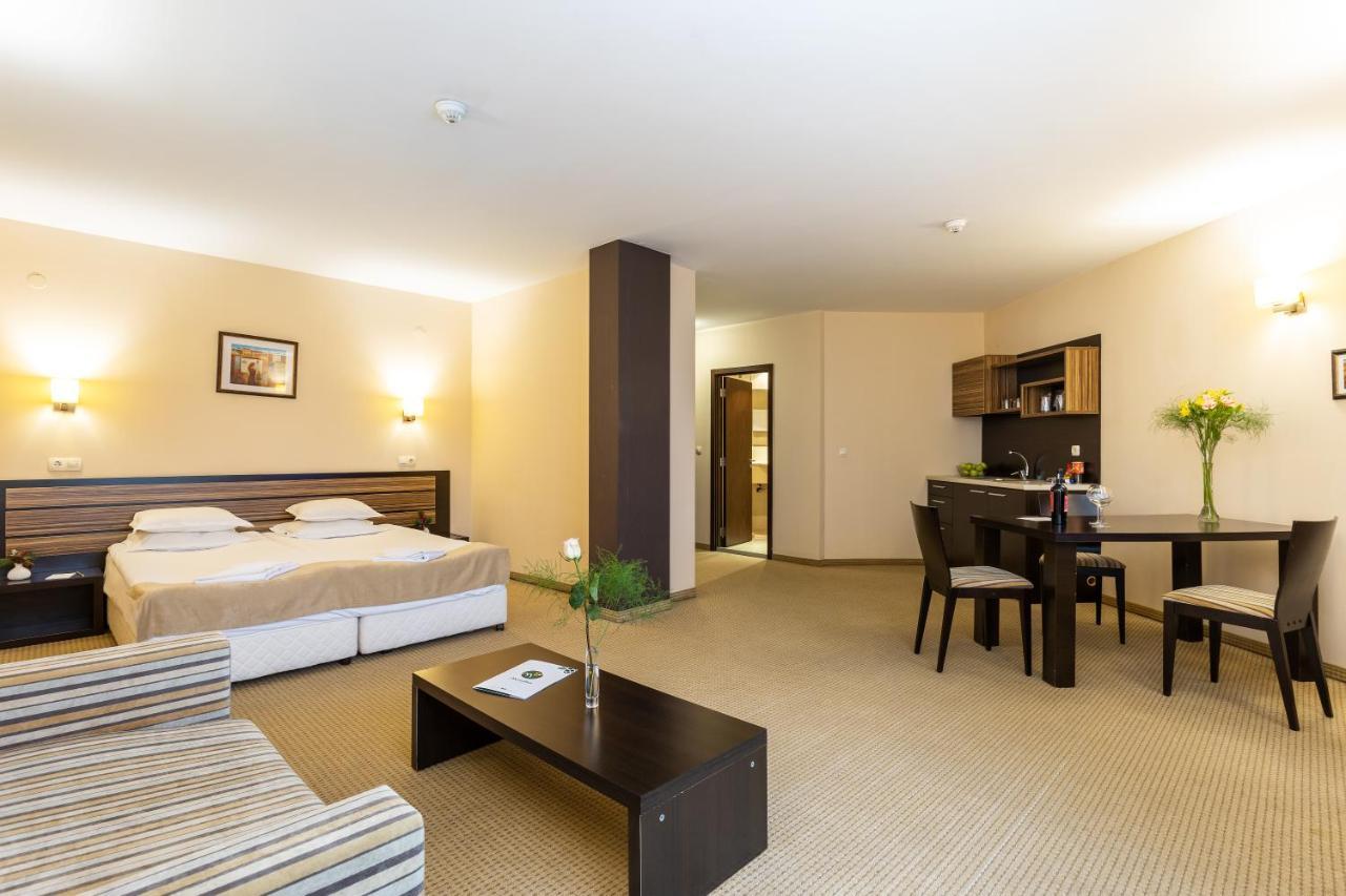 Hotel Mursalitsa By Hmg ปอมโปโรโว ภายนอก รูปภาพ