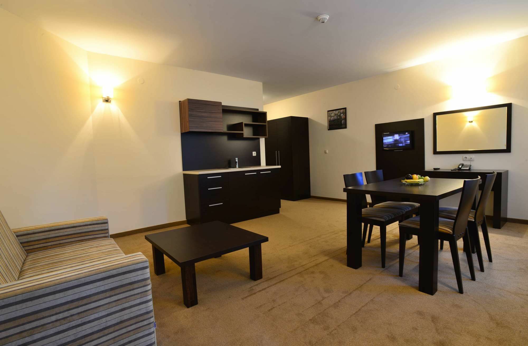 Hotel Mursalitsa By Hmg ปอมโปโรโว ภายนอก รูปภาพ
